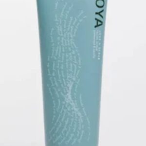 Voya Facial Scrub